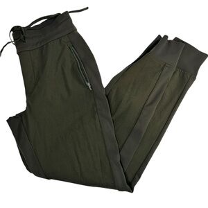Athleta Women’s Green jogger pants Zip pocket travel athleisure